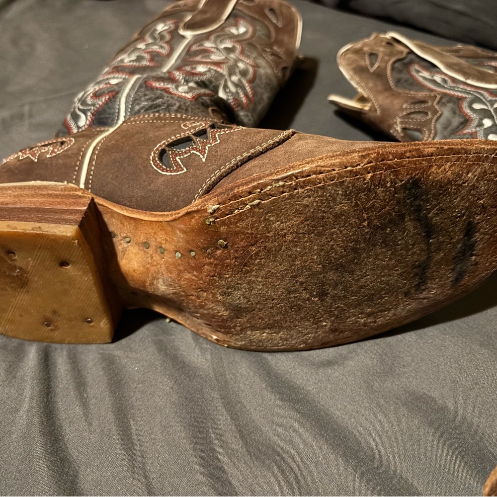 Brown Embroidered Western Cowgirl Boots - Picture 3 of 6